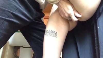 Squirt eskolako bainugela, benetako orgasmo aparra - nire irakasleak bere onena egin zuen