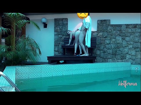 ❤️ Boss neskamea igerilekura gonbidatzen du, baina ezin izan dio beroari eutsi ☑ Porno vk %eu.nudexxx.ruan